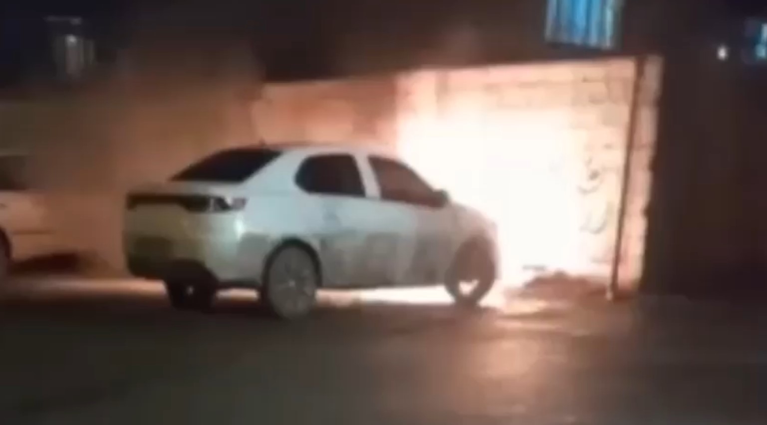  آتش سوزی تارا ایران خودرو در اردبیل + فیلم